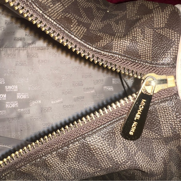 MICHAEL KORS DUFFLE BAG - Picture 7 of 11
